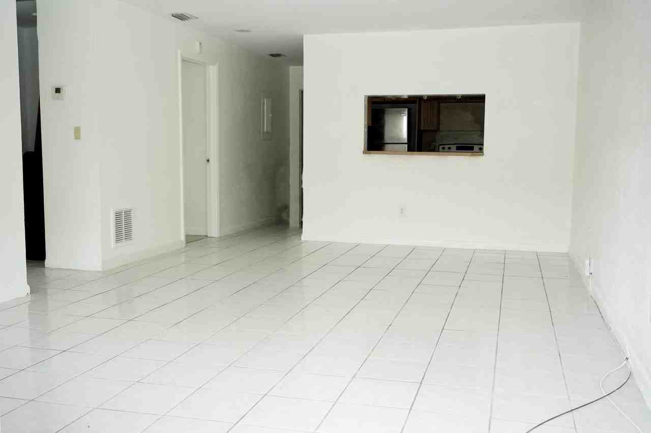 1561 Ne 109th St - Photo 6 of 22