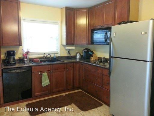 320 Azalea Dr - Photo 3 of 12