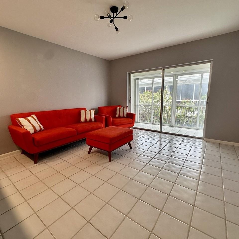2171 Ne 66th St #828 - Photo 3 of 27