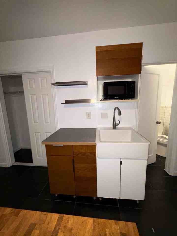 1004 W Las Olas Blvd #2 - Photo 5 of 16
