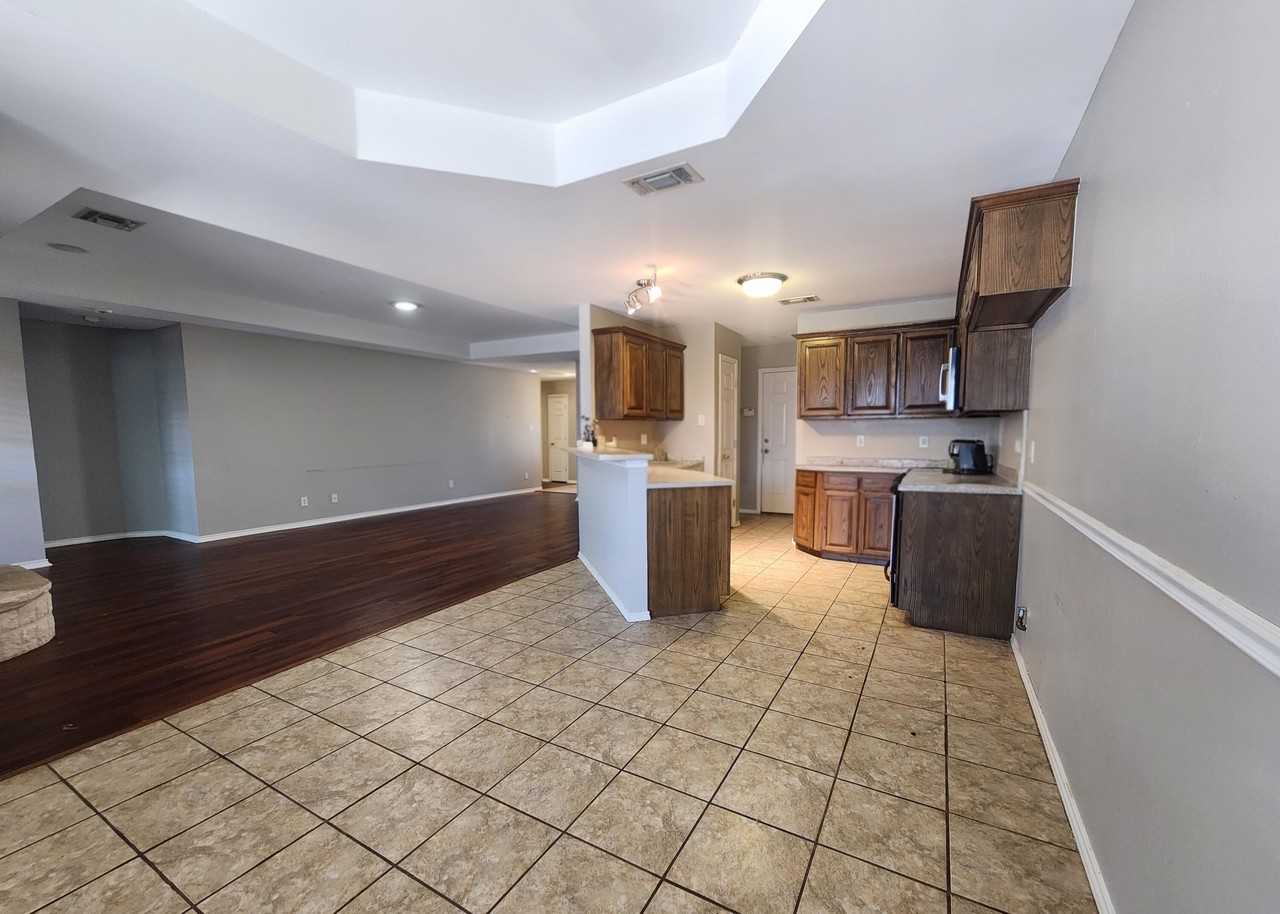714 Penhurst Ct - Photo 5 of 13