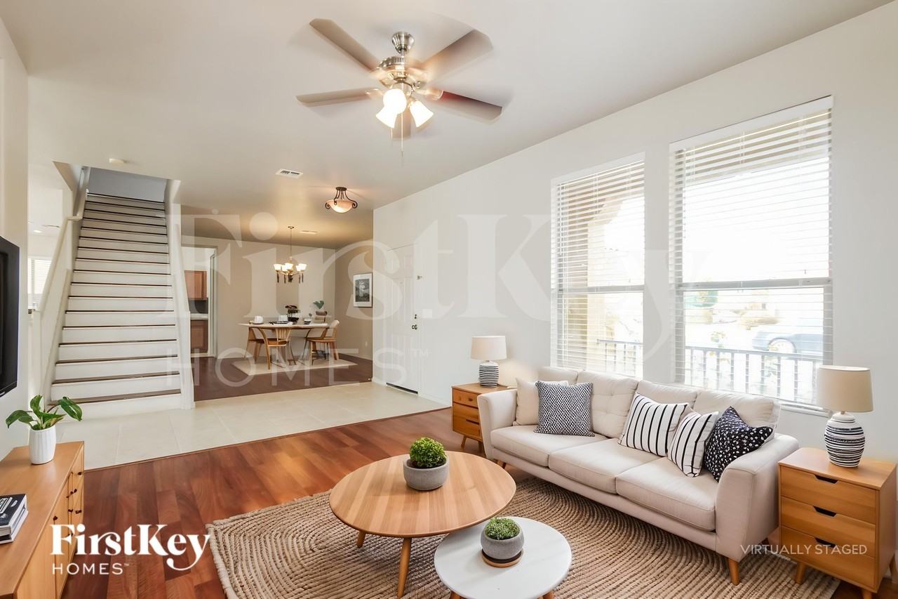 15029 W Larkspur Dr - Photo 3 of 18