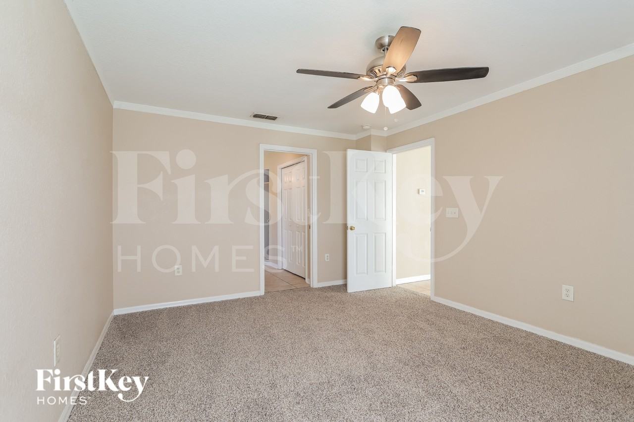 8189 Oakhurst Blvd - Photo 7 of 17