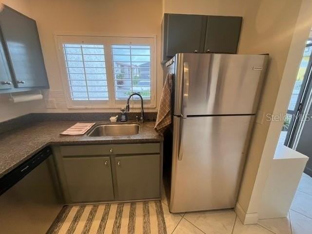 1614 Stickney Point Rd #102 - Photo 5 of 34