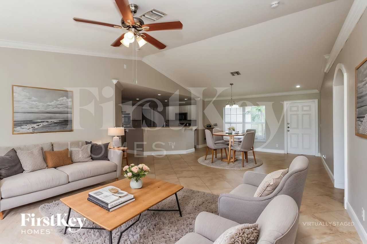 4210 22nd St Sw - Photo 4 of 19