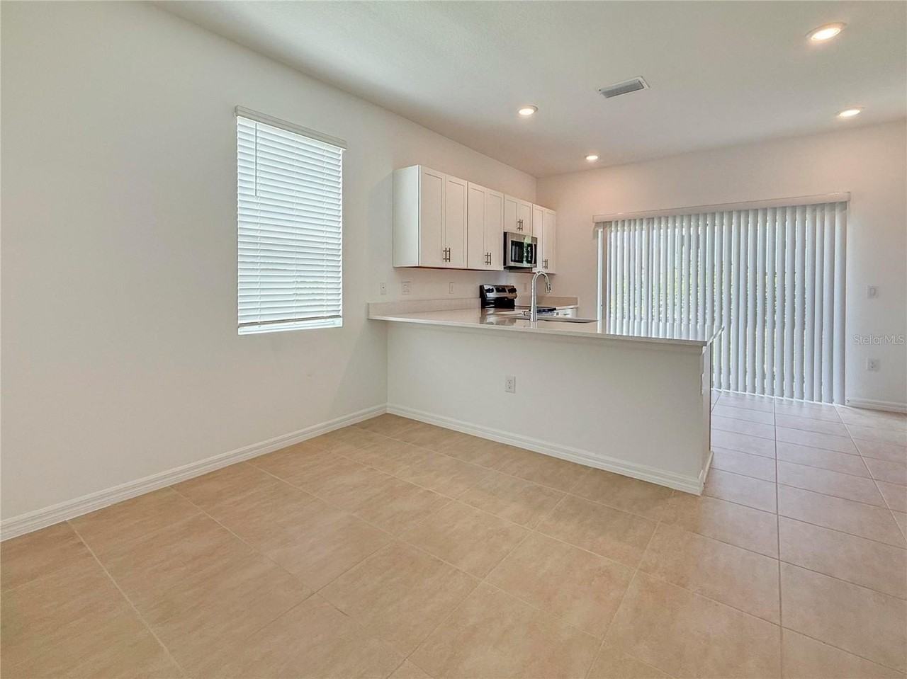 8948 Daybreak St - Photo 4 of 23
