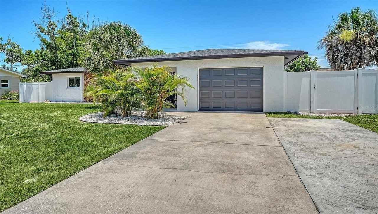 1302 Mango Ave - Photo 5 of 50