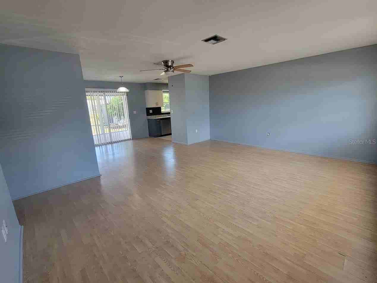 22329 Niagara Ave - Photo 5 of 24