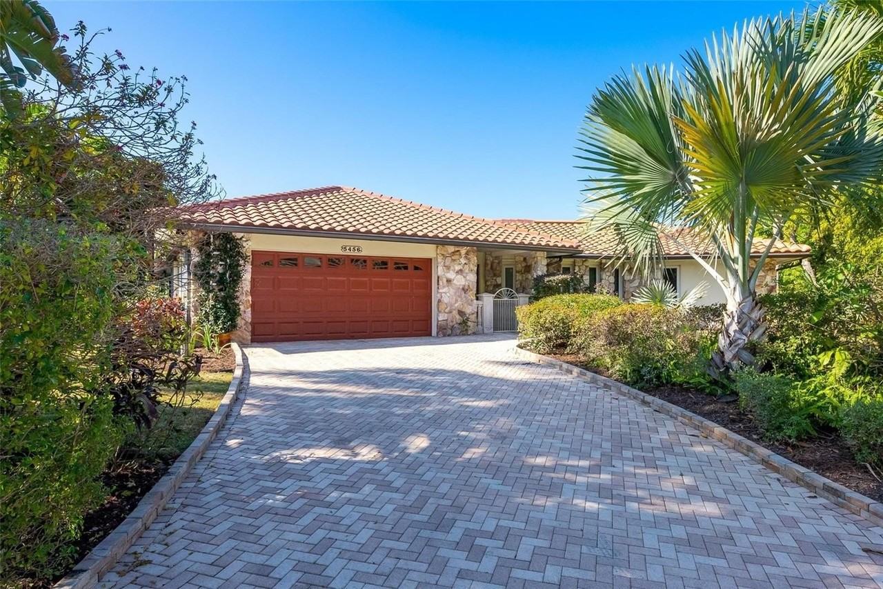 5456 Azure Way