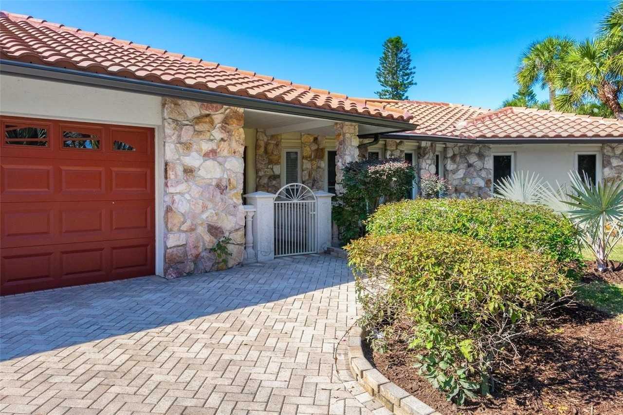 5456 Azure Way - Photo 3 of 44