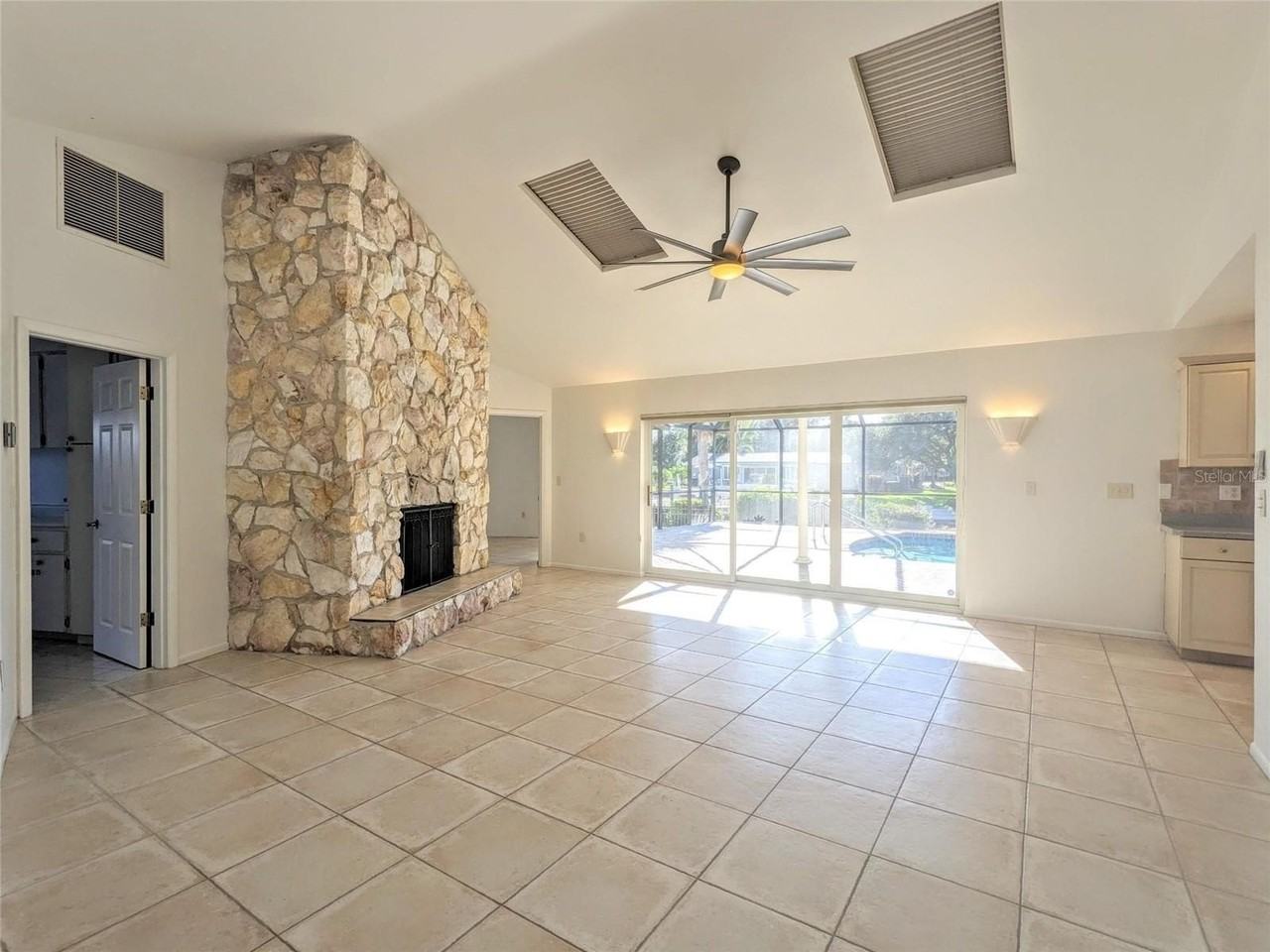 5456 Azure Way - Photo 5 of 44