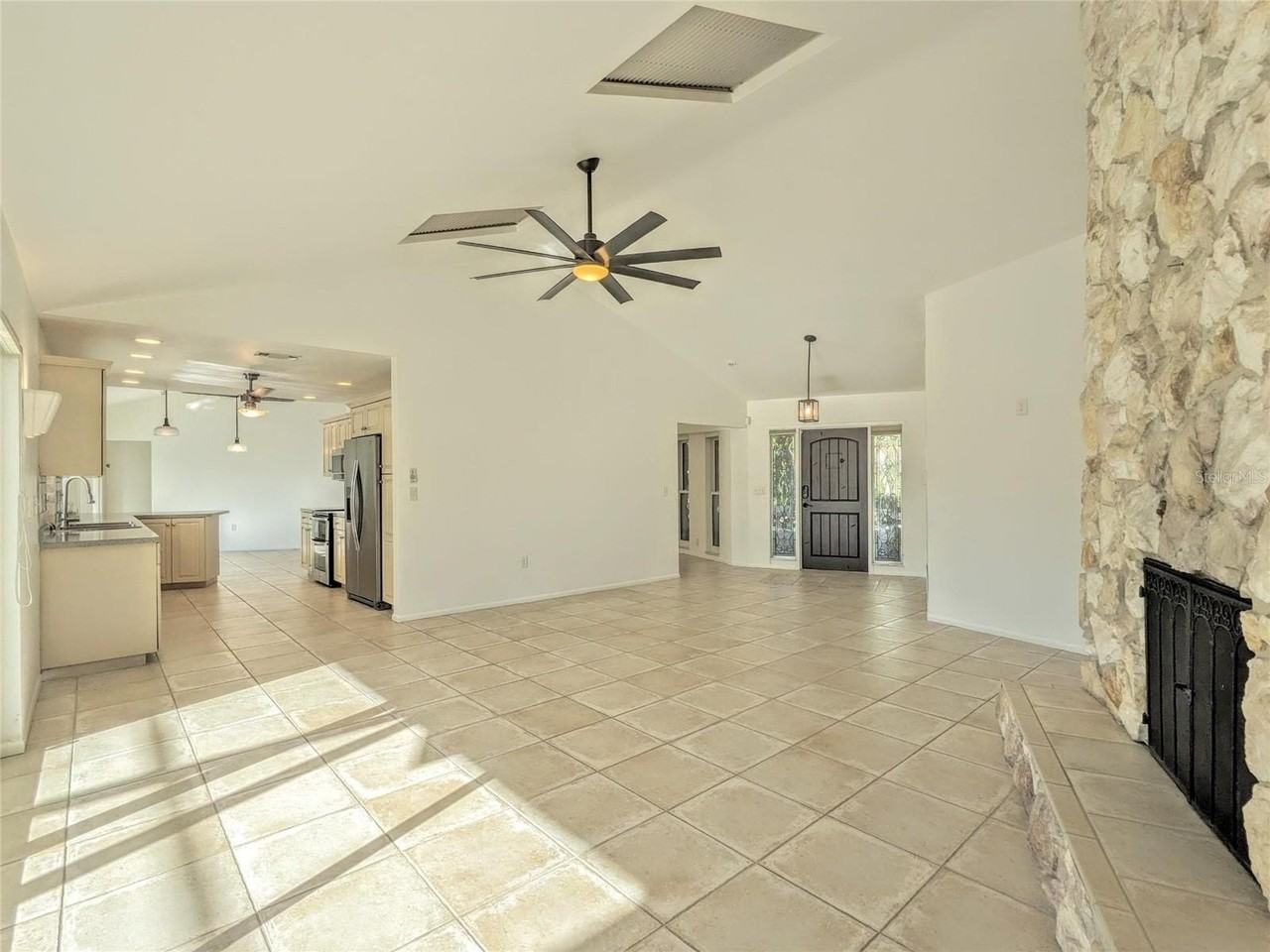 5456 Azure Way - Photo 7 of 44