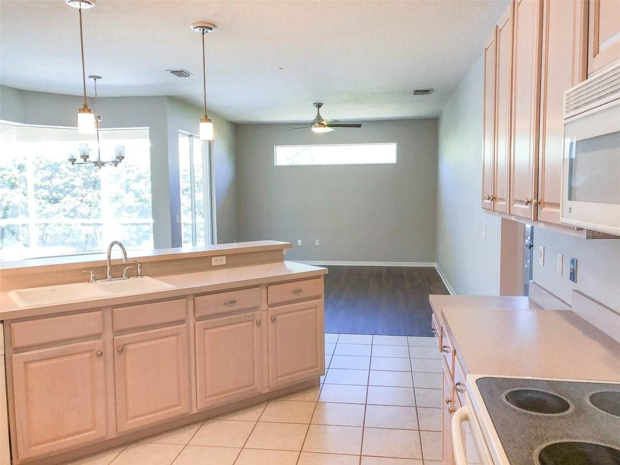 11711 Winding Woods Way - Photo 4 of 15