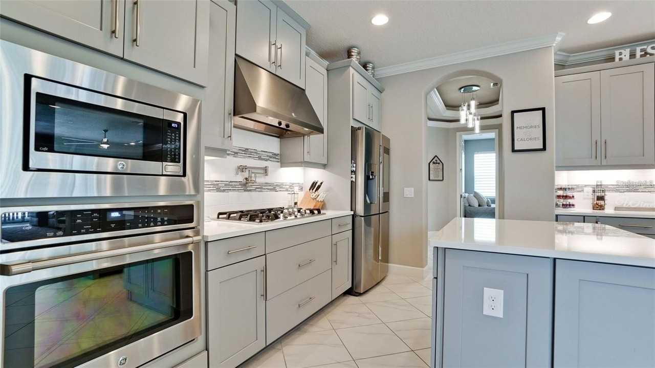 5738 Hydrangea Cir - Photo 2 of 17