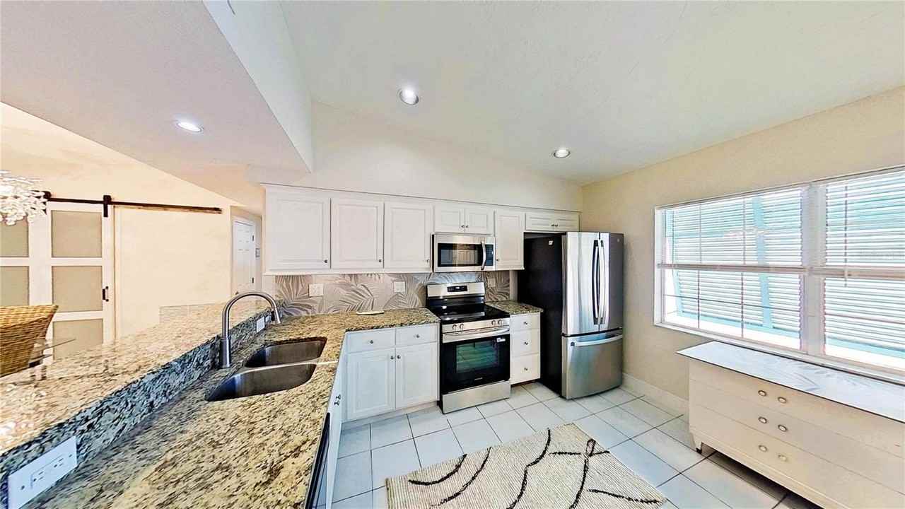 3641 Stokes Dr - Photo 4 of 20