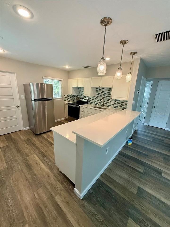 2716 Blossom Dr - Photo 4 of 14