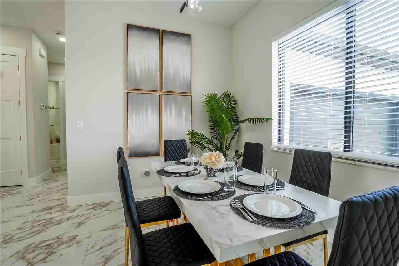 15561 Melport Cir - Photo 3 of 9