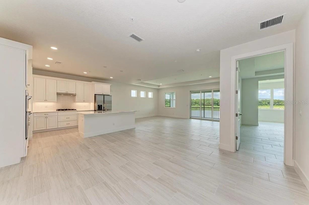10016 Rembrandt Way #202 - Photo 4 of 50