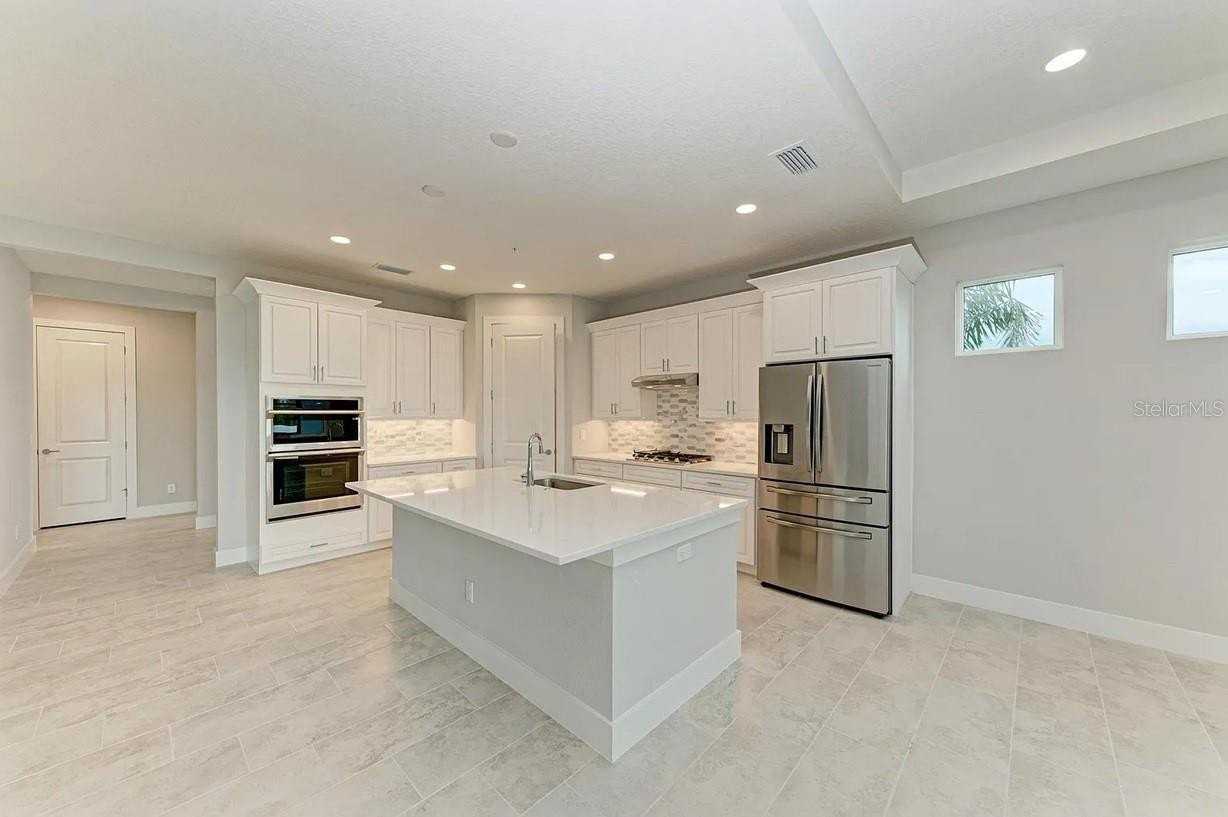 10016 Rembrandt Way #102 - Photo 5 of 50