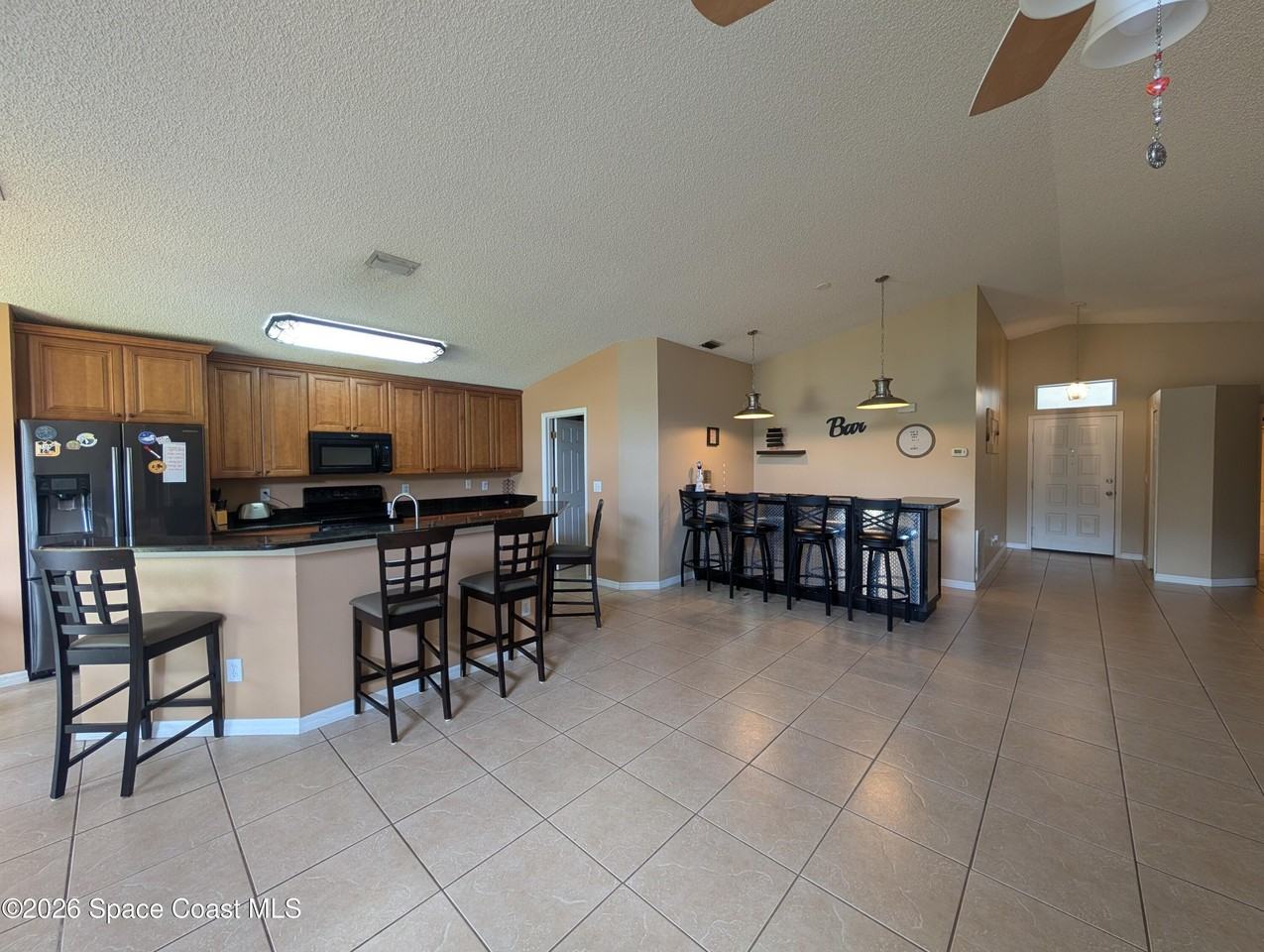 880 Villa Dr - Photo 5 of 15