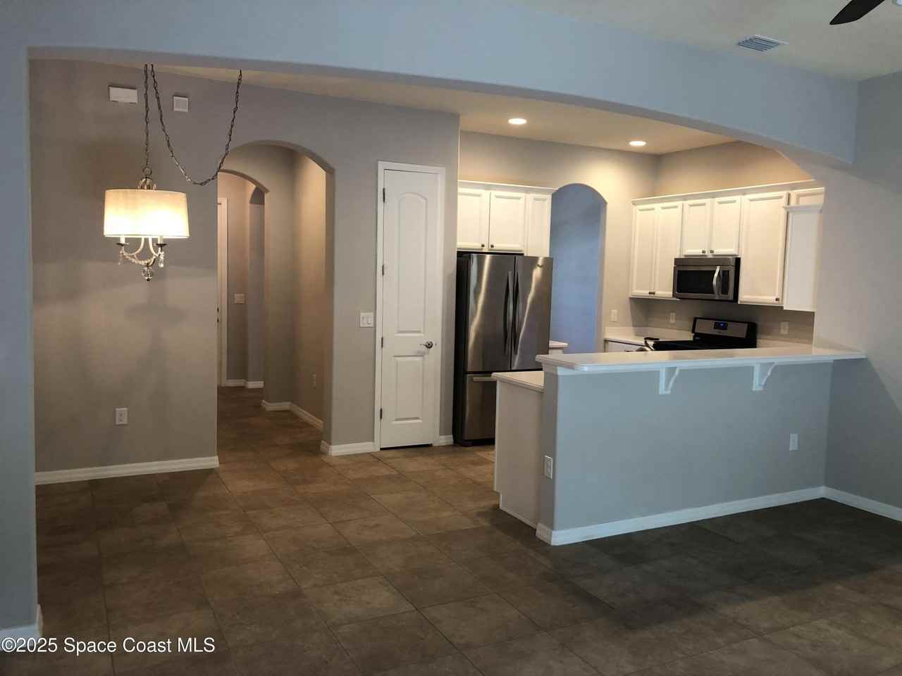 3225 Sedge Dr - Photo 3 of 33