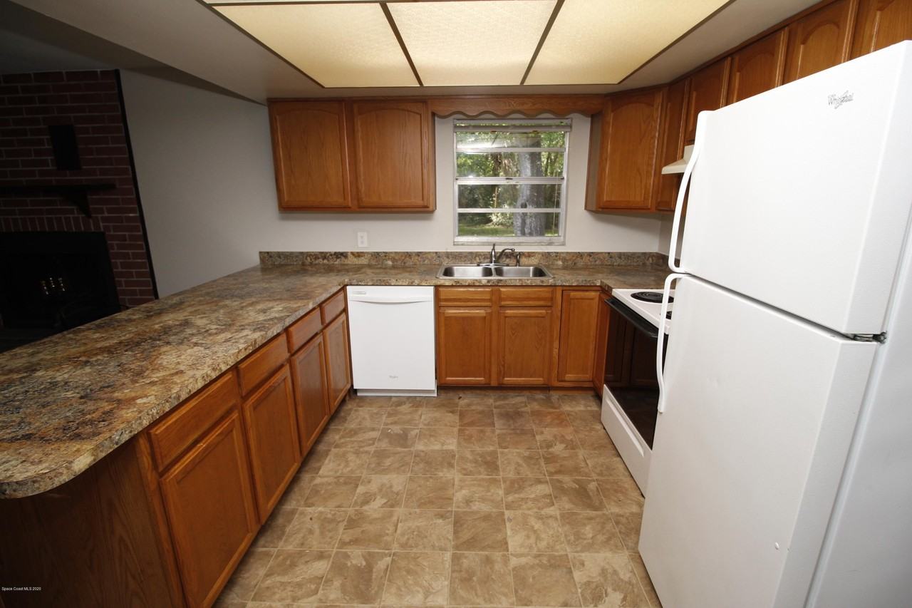 2195 Corey Rd - Photo 5 of 18