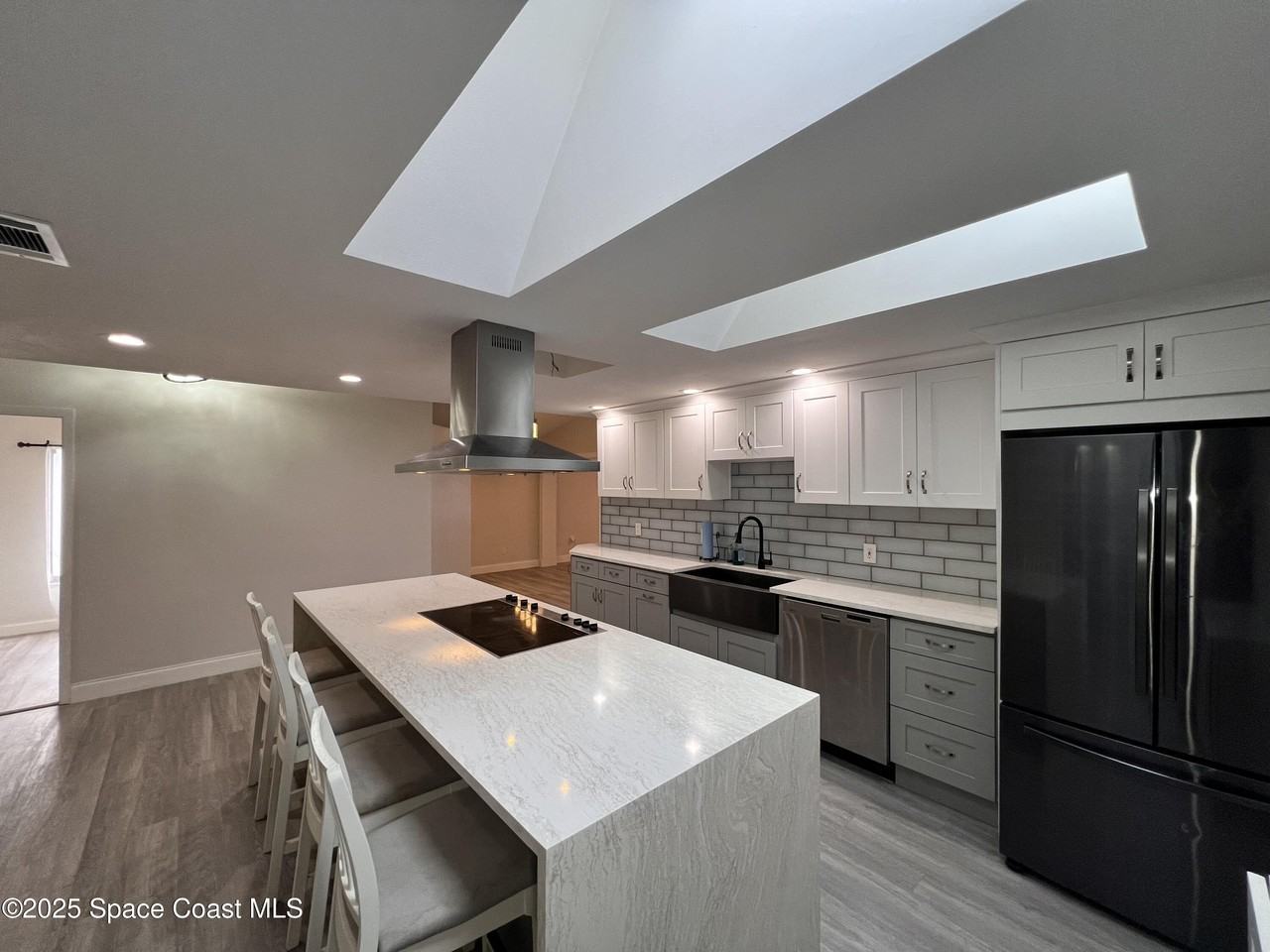 377 Myrtlewood Rd - Photo 3 of 12