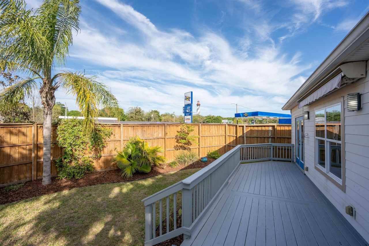 228 Herada St - Photo 4 of 28