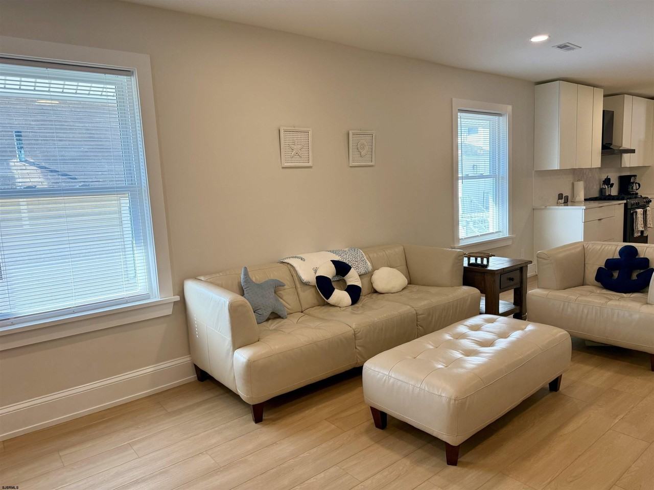216 N Dorset Ave #2 - Photo 5 of 32