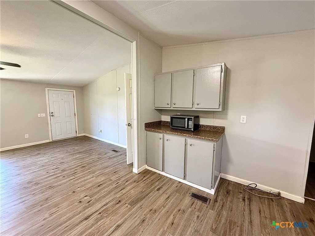 319 E Zipp Rd - Photo 6 of 21