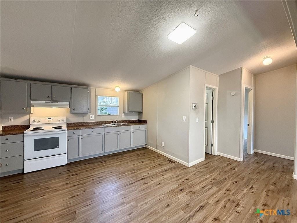 319 E Zipp Rd - Photo 7 of 21