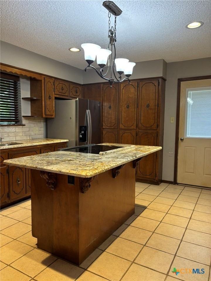 202 Sherwood Dr - Photo 6 of 19