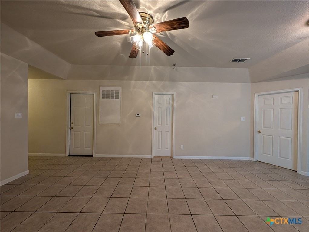 956 Misty Acres Dr - Photo 4 of 23