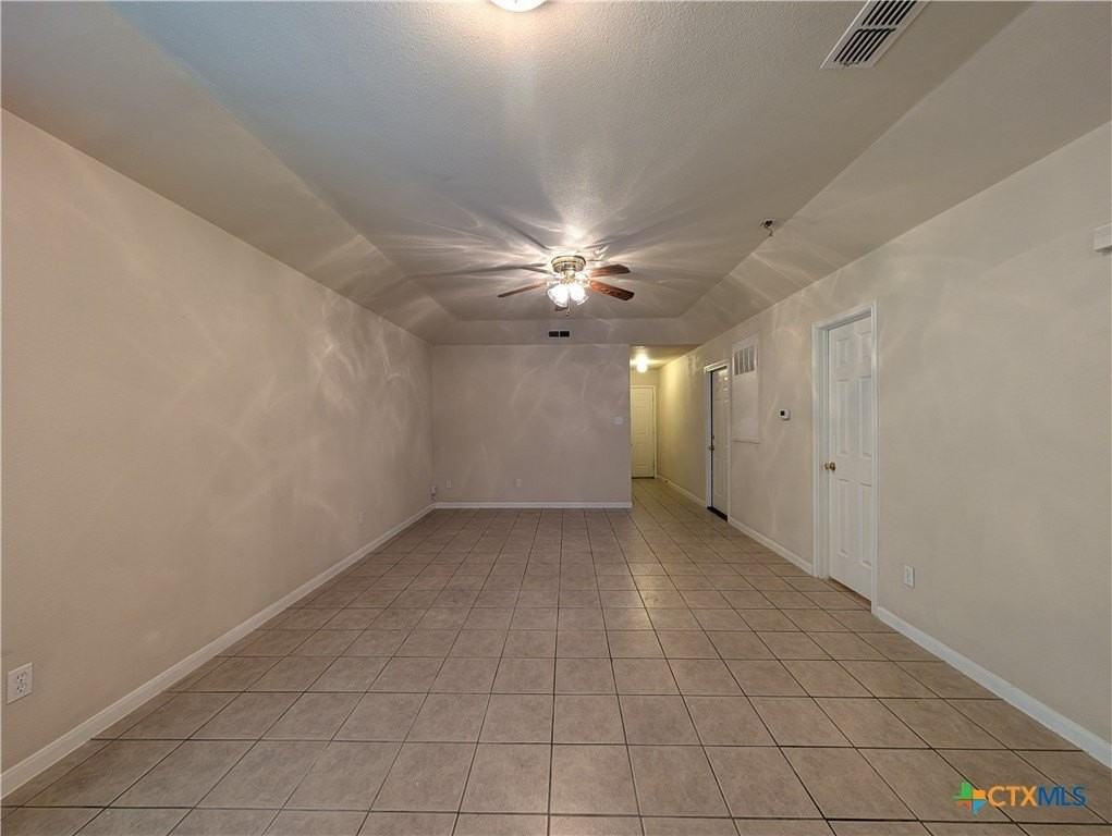 956 Misty Acres Dr - Photo 5 of 23