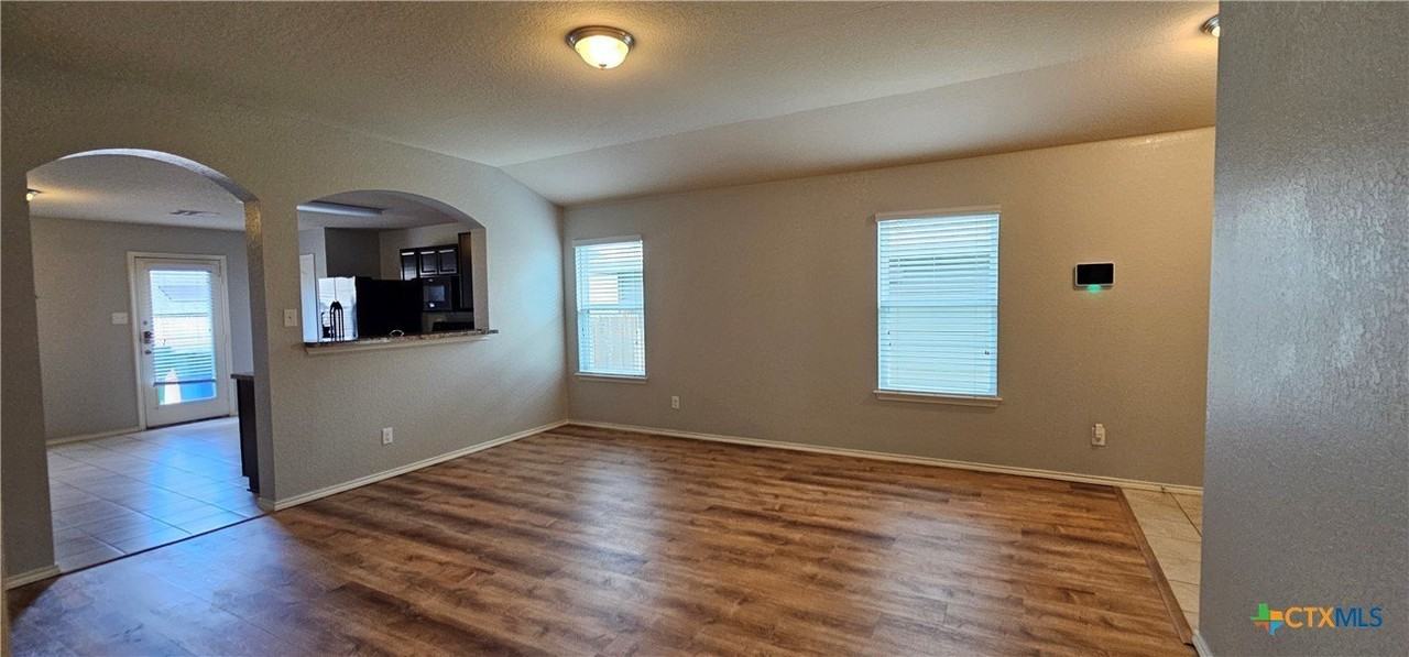 1024 Sandwell Ct - Photo 5 of 28