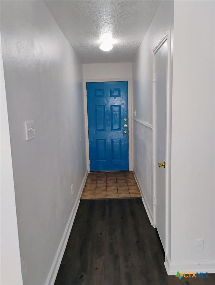 209 Orchard St - Photo 3 of 25