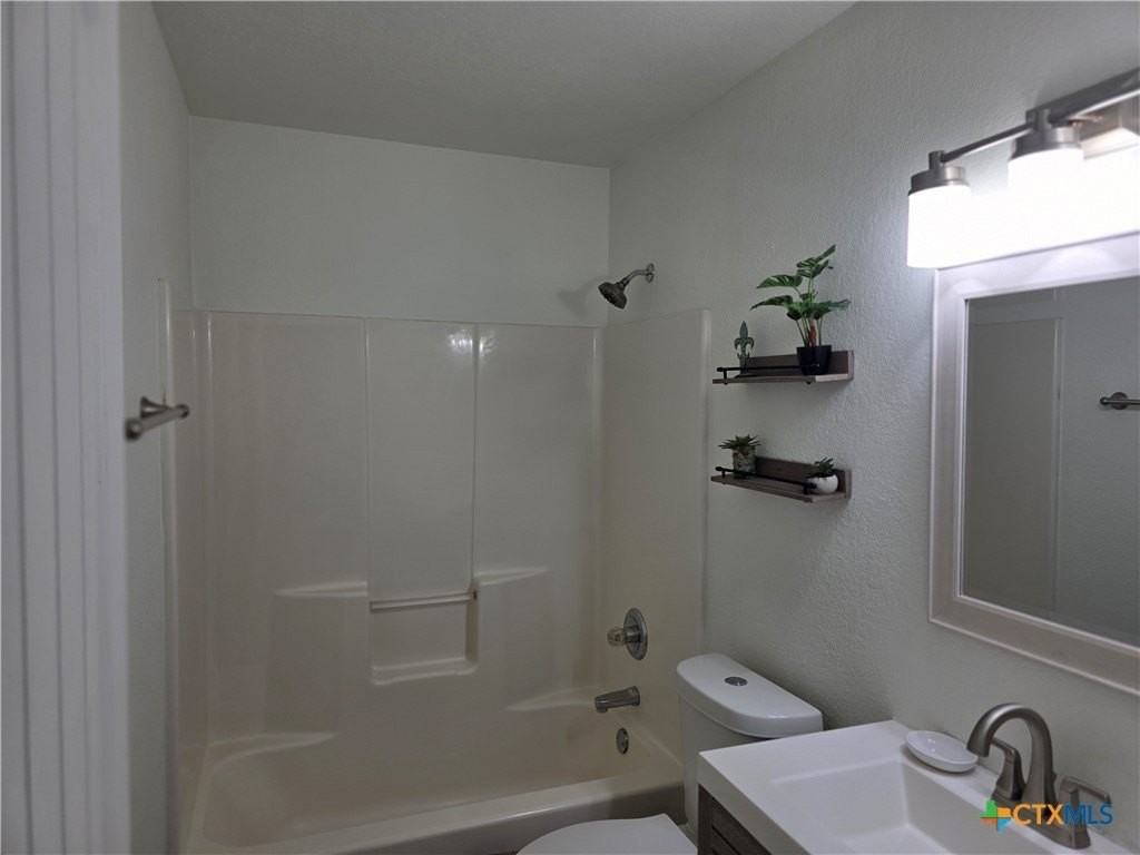 3101 Westwood Dr - Photo 7 of 11
