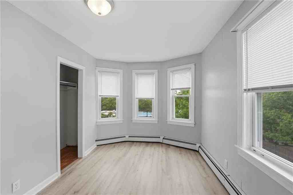 23 Penn St #3R - Photo 7 of 10