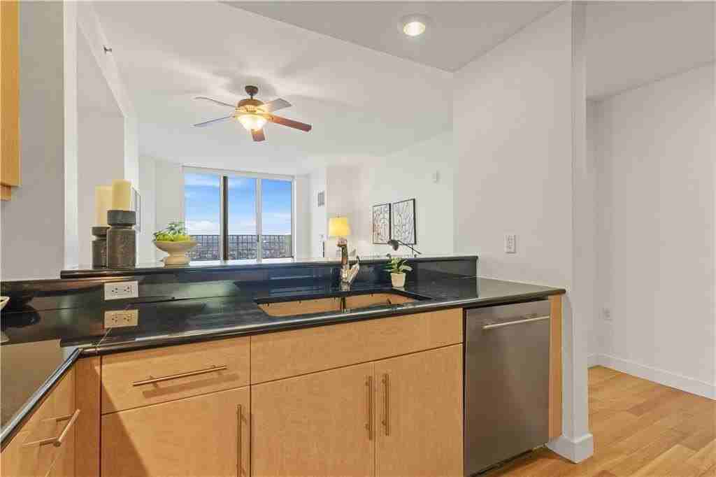 1 W Exchange St #2602 - Photo 5 of 30