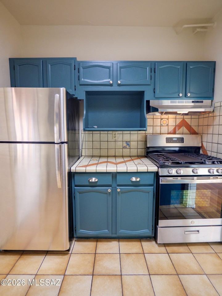 1404 E Silver St - Photo 7 of 22