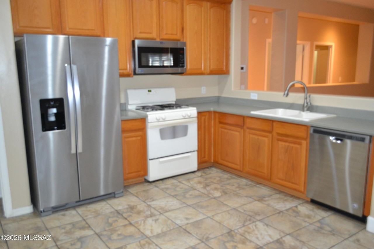 4799 W Calatrava Ln - Photo 6 of 32