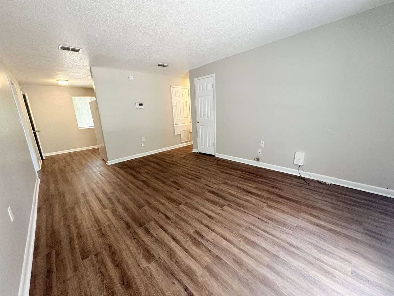 2922 Oakwood Dr - Photo 6 of 34