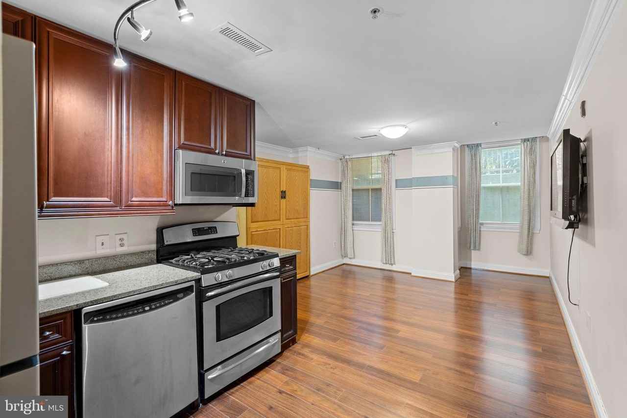 1210 R St Nw #B1 - Photo 5 of 15