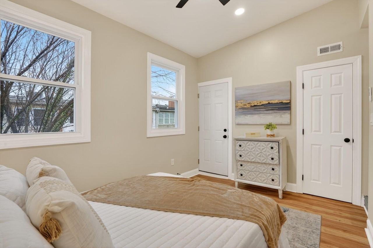 212 36th St Ne #3 - Photo 4 of 14
