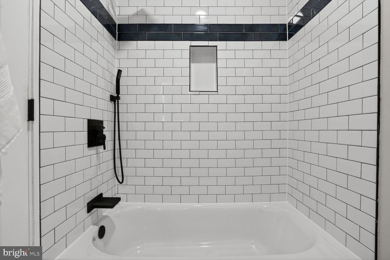 212 36th St Ne #3 - Photo 7 of 14