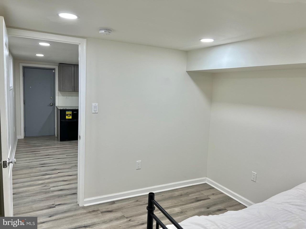 1114 45th St Ne - Photo 4 of 12