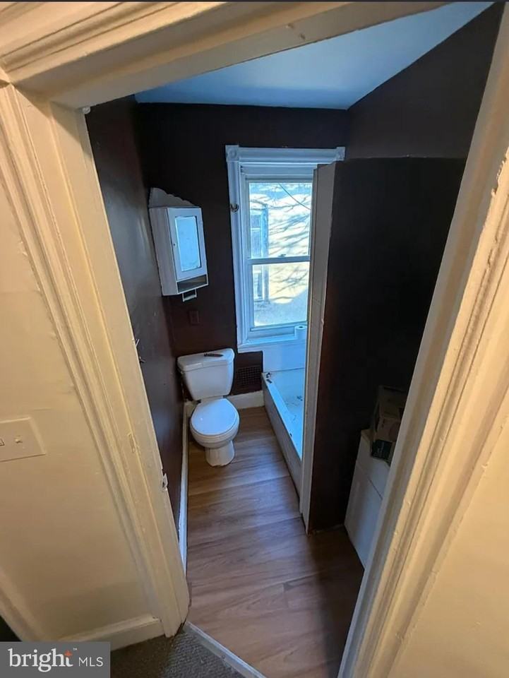 110 E 24th St - Photo 3 of 10