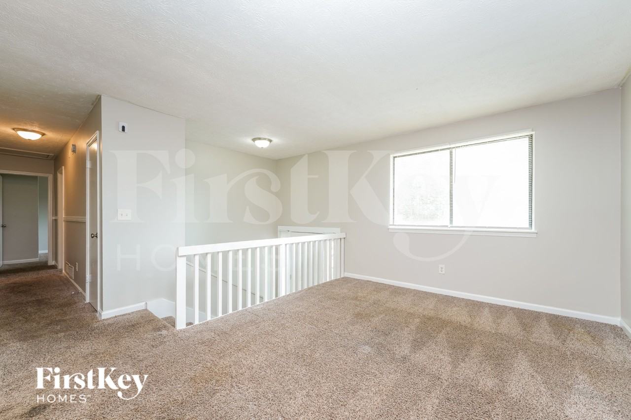 1918 Young Rd - Photo 2 of 16
