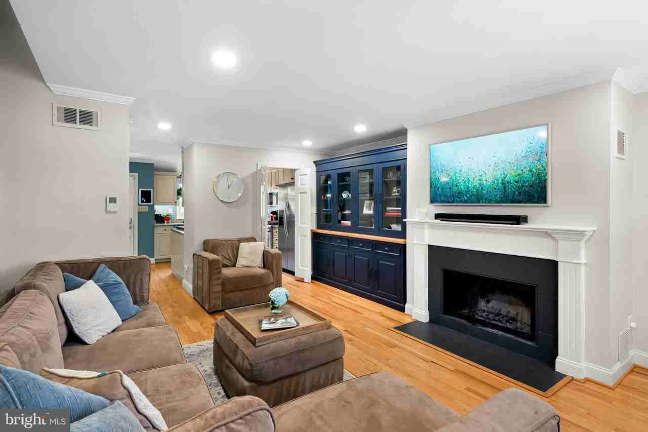 619 S Sharp St - Photo 6 of 50