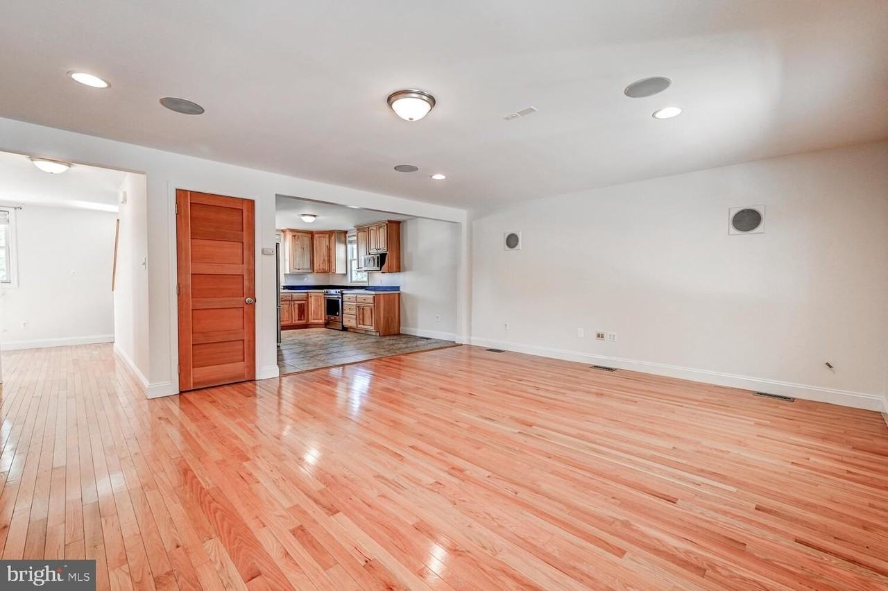 5404 Arcadia Ave - Photo 6 of 23
